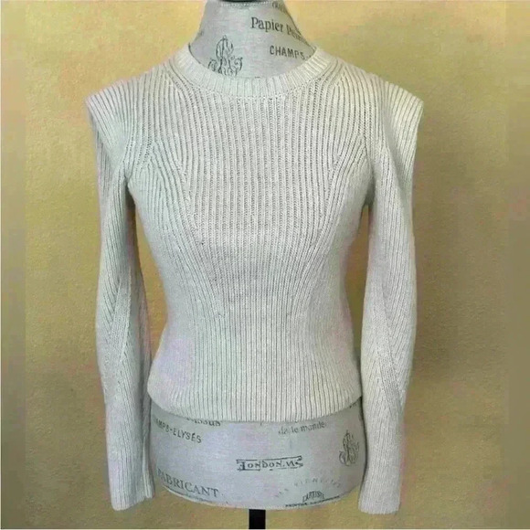 & Other Stories Statement Padded Shoulders
Cream Knit Sweater Size XS NWOT! - Picture 6 of 9